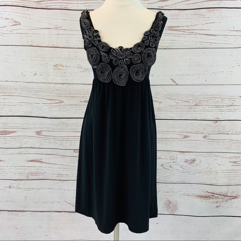 Nic & Dom black flower fabric accent stretchy